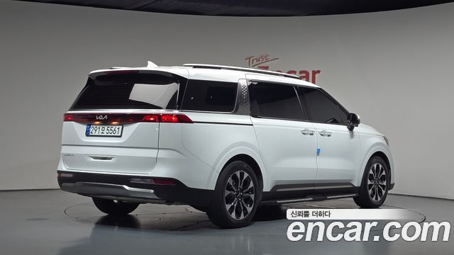 Kia Canival 2023 — photo 2