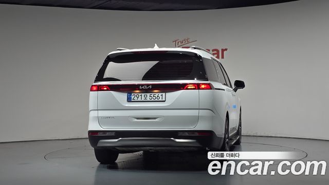 Kia Canival 2023 — photo 4