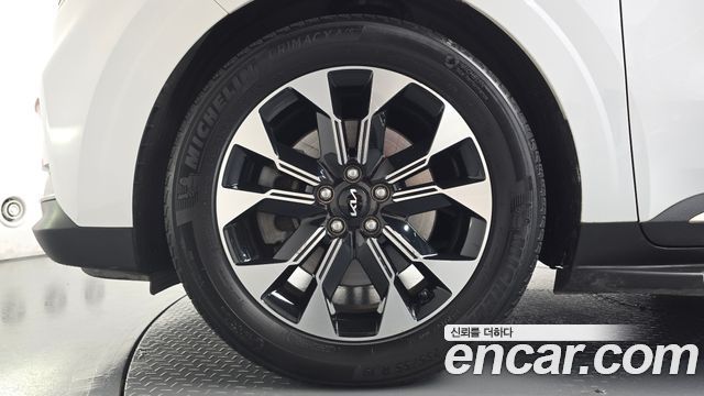 Kia Canival 2023 — photo 5