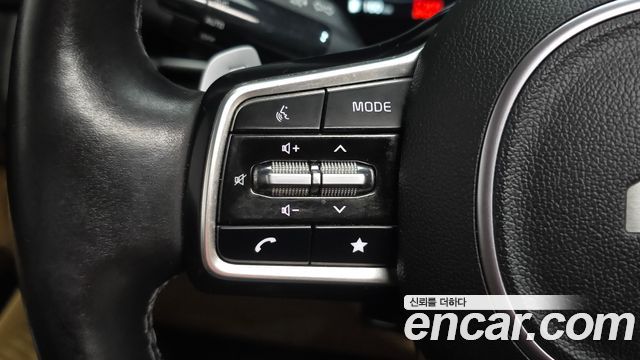 Kia Canival 2023 — photo 24