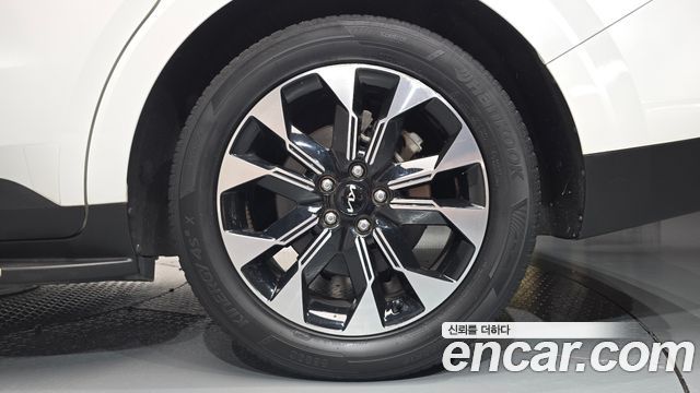 Kia Canival 2023 — photo 7