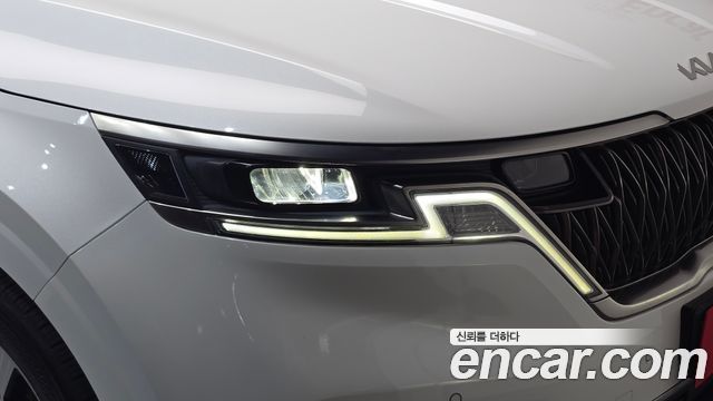 Kia Canival 2023 — photo 8