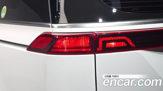 Kia Canival 2023 — photo 9