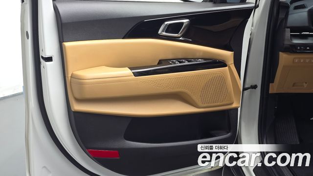 Kia Canival 2023 — photo 14