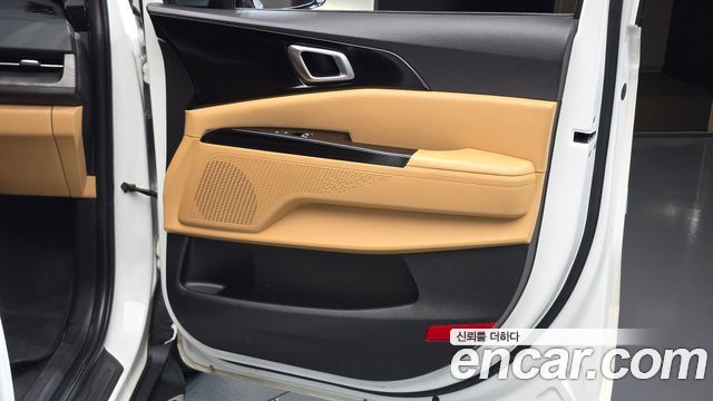 Kia Canival 2023 — photo 15