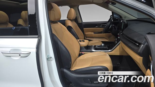 Kia Canival 2023 — photo 16