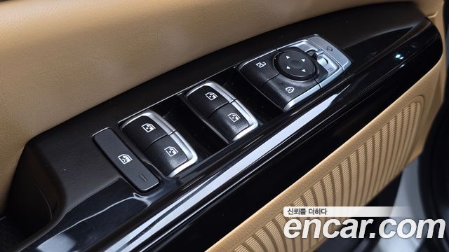 Kia Canival 2023 — photo 30