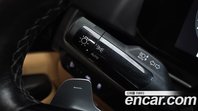 Kia Canival 2023 — photo 36