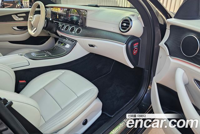 Mercedes-Benz E-Class 2021 — photo 3