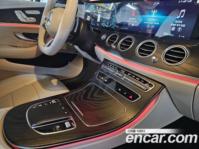 Mercedes-Benz E-Class 2021 — photo 9