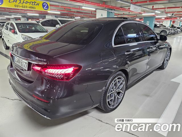 Mercedes-Benz E-Class 2021 — photo 14