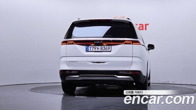 Kia Canival 2023 — photo 4