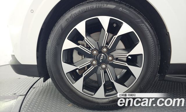 Kia Canival 2023 — photo 5