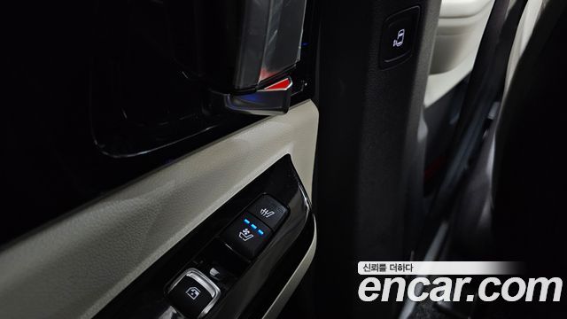 Kia Canival 2023 — photo 25