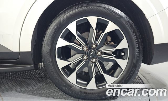 Kia Canival 2023 — photo 7