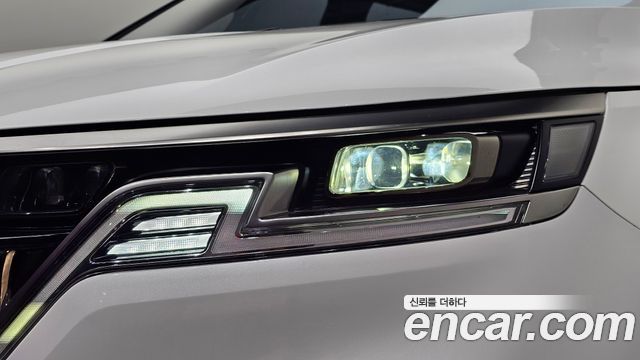 Kia Canival 2023 — photo 8