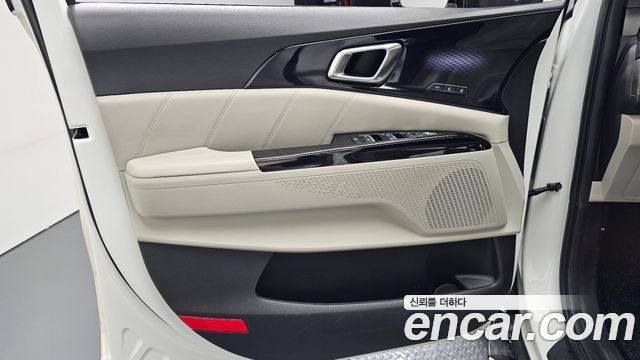 Kia Canival 2023 — photo 14