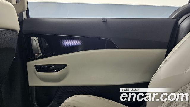 Kia Canival 2023 — photo 15