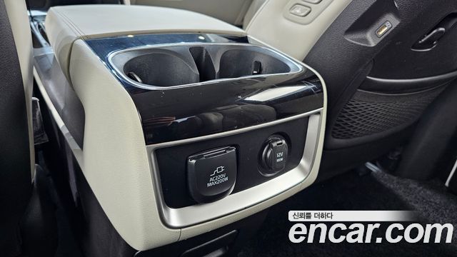 Kia Canival 2023 — photo 33