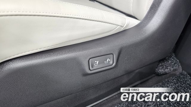 Kia Canival 2023 — photo 35