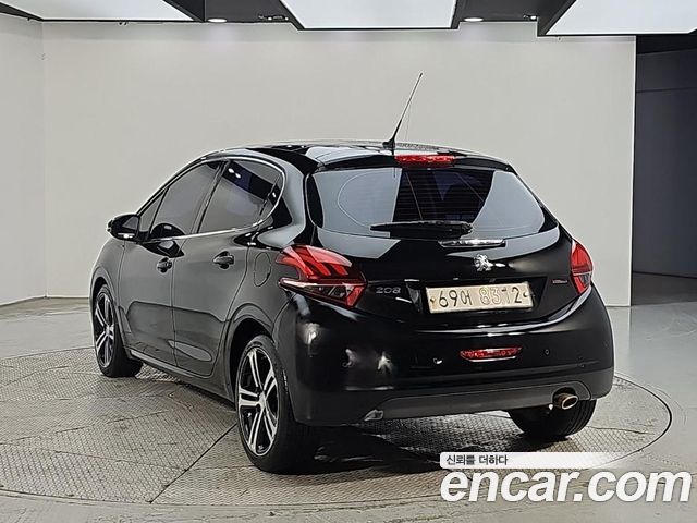 Peugeot 208 2018 — photo 4