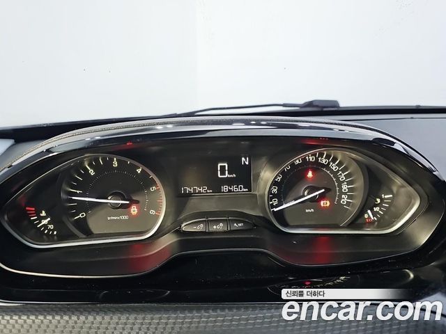 Peugeot 208 2018 — photo 8