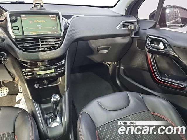 Peugeot 208 2018 — photo 11