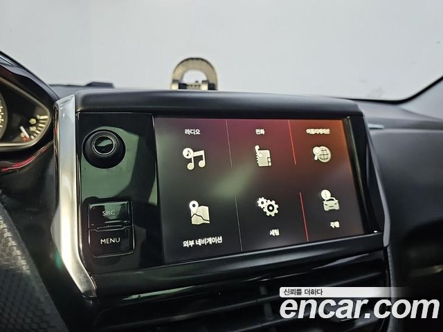 Peugeot 208 2018 — photo 14