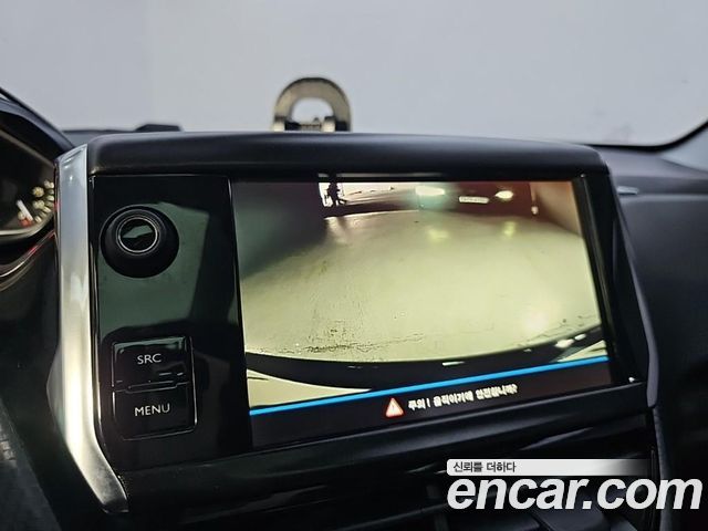 Peugeot 208 2018 — photo 15