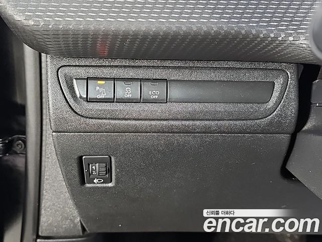 Peugeot 208 2018 — photo 17