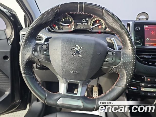 Peugeot 208 2018 — photo 19