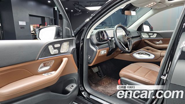 Mercedes-Benz GLE-Class 2025 — photo 13