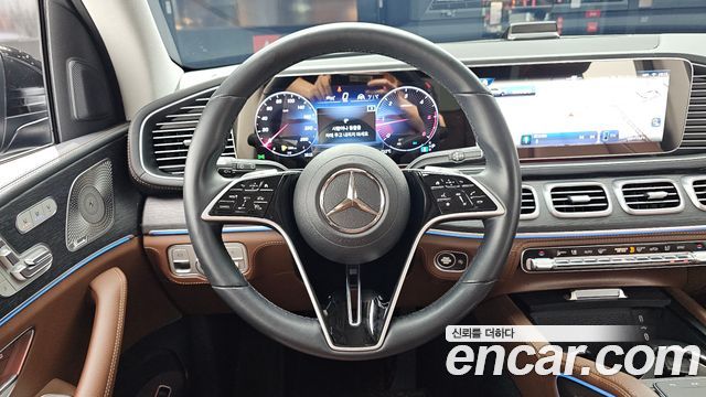 Mercedes-Benz GLE-Class 2025 — photo 19
