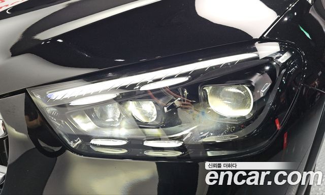 Mercedes-Benz GLE-Class 2025 — photo 8