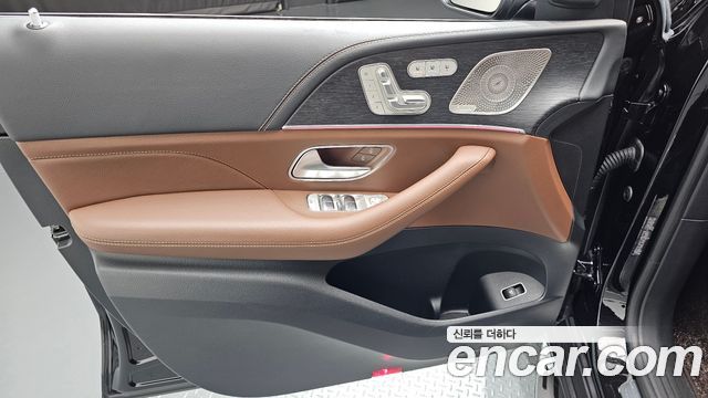 Mercedes-Benz GLE-Class 2025 — photo 14