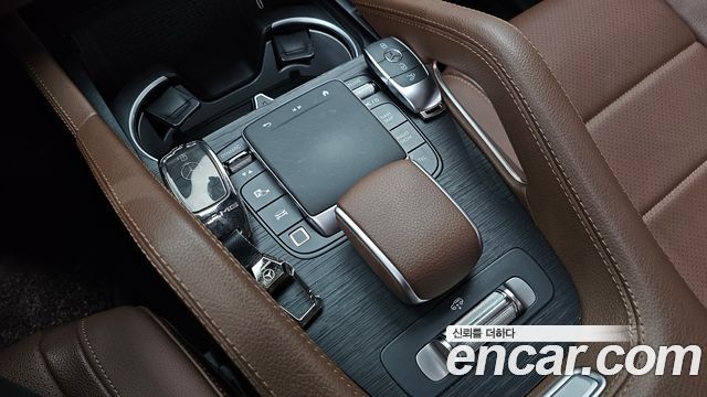 Mercedes-Benz GLE-Class 2025 — photo 28