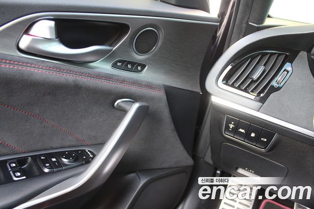 Kia Stinger 2022 — photo 8