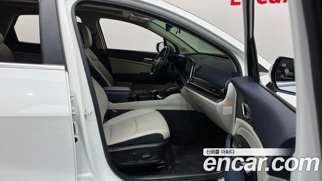 Kia Sportage 2022 — photo 16