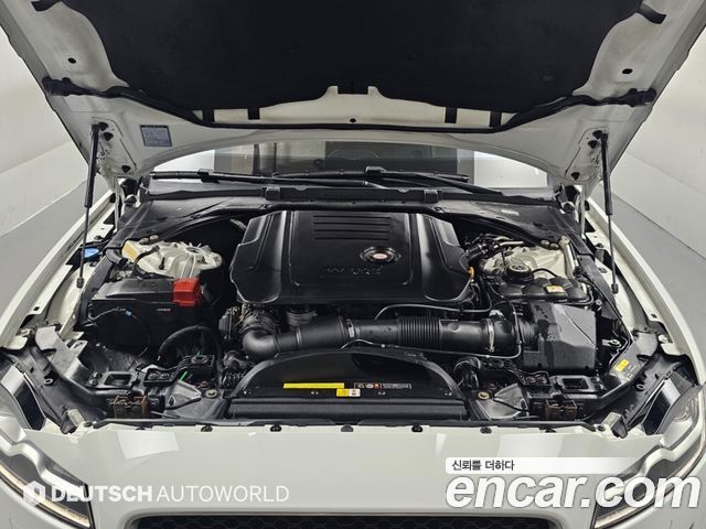 Jaguar XF 2019 — photo 6