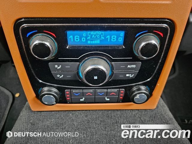 Jaguar XF 2019 — photo 16
