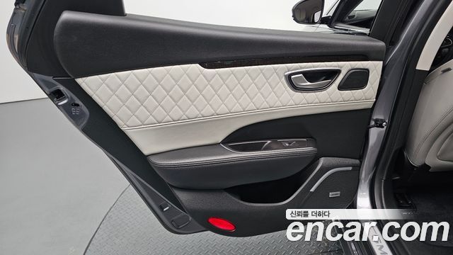 Renault Korea SM6 2017 — photo 15