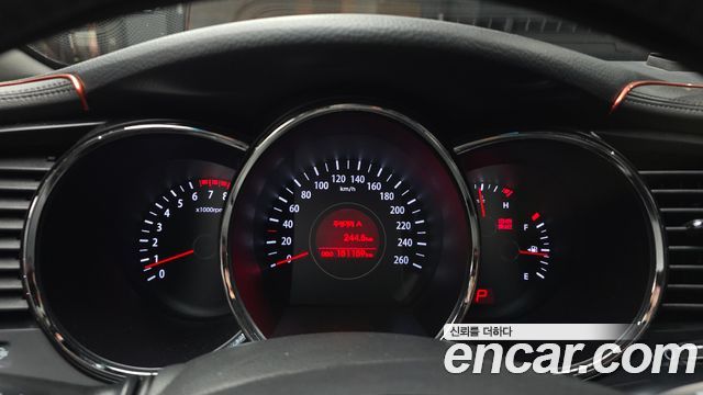Kia K5 2011 — photo 8