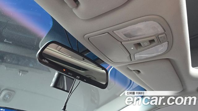 Kia K5 2011 — photo 17