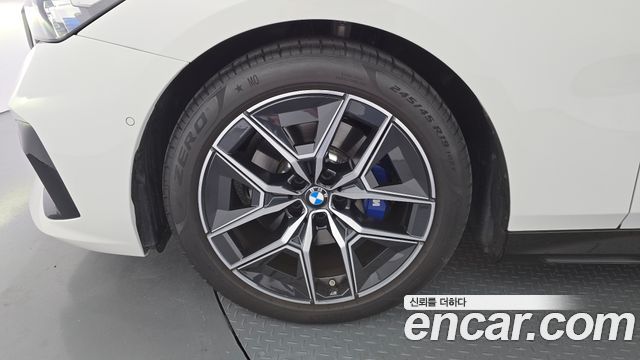 BMW 5-Series 2025 — photo 5