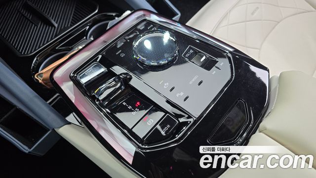 BMW 5-Series 2025 — photo 12