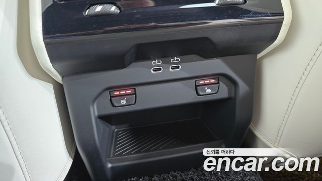BMW 5-Series 2025 — photo 18