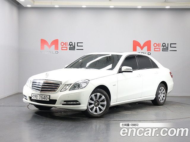 Mercedes-Benz E-Class 2011 — photo 1