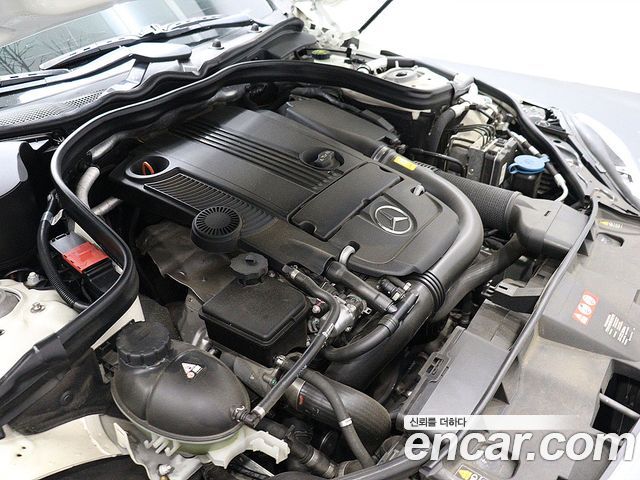 Mercedes-Benz E-Class 2011 — photo 6