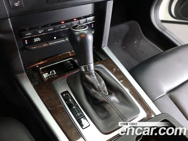 Mercedes-Benz E-Class 2011 — photo 11