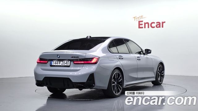 BMW 3-Series 2023 — photo 2